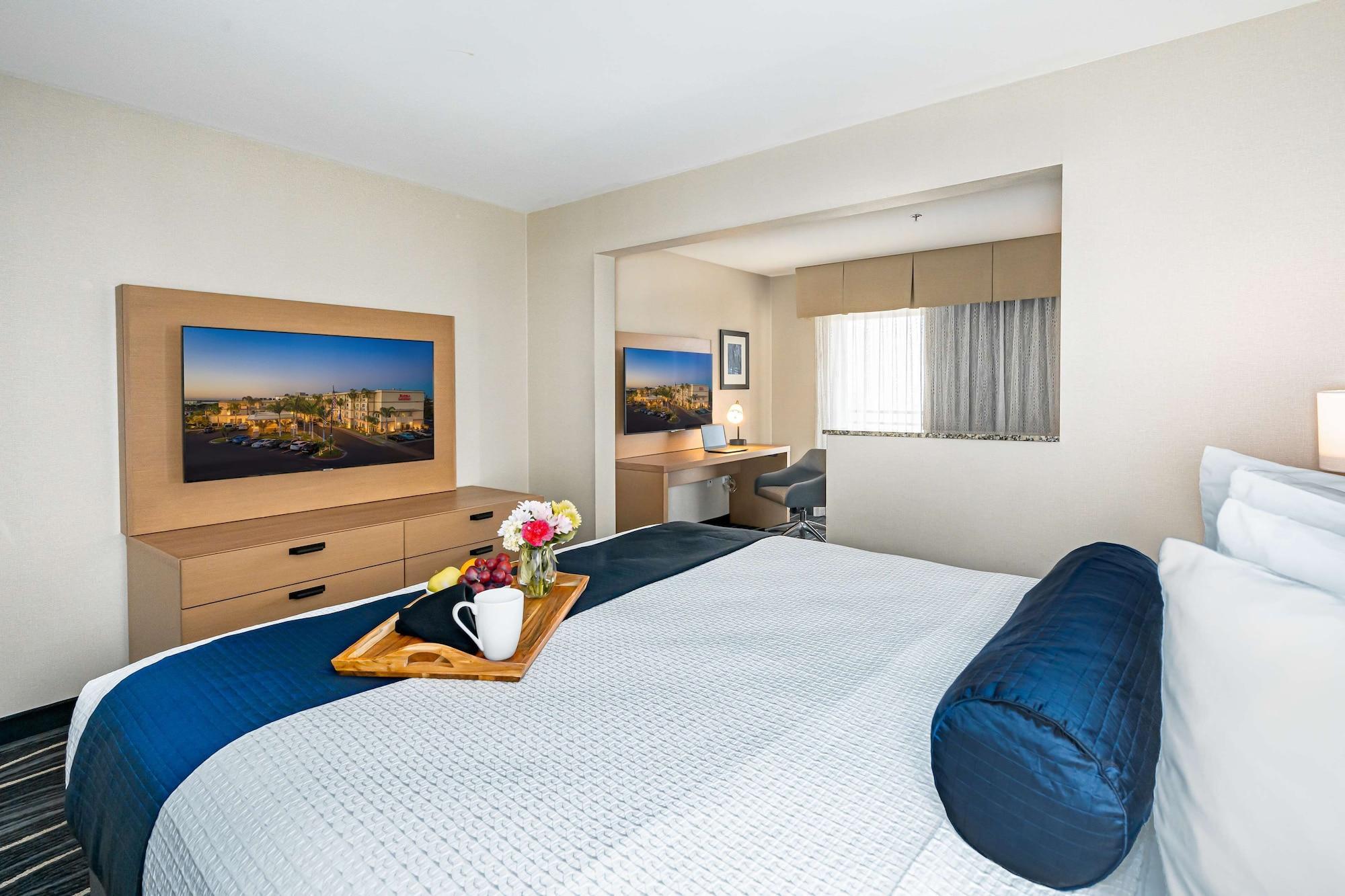 Best Western Plus Marina Gateway Hotel National City Ngoại thất bức ảnh